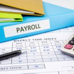 How does overtime factor into holiday pay?
